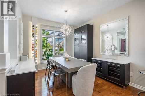 3246 Sharp Road, Burlington, ON - Indoor Photo Showing Dining Room