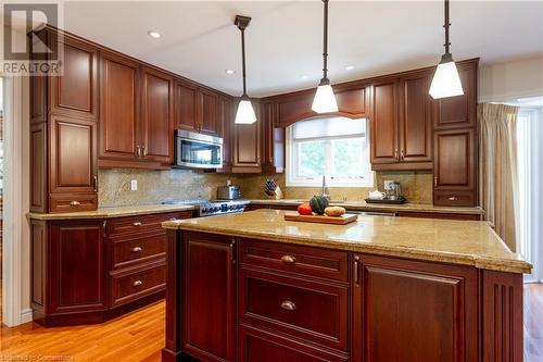 1092 Havendale Boulevard, Burlington, ON - Indoor Photo Showing Kitchen