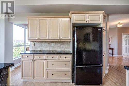 1770 Main Street W Unit# 704, Hamilton, ON - Indoor Photo Showing Kitchen