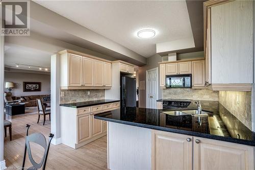 1770 Main Street W Unit# 704, Hamilton, ON - Indoor Photo Showing Kitchen