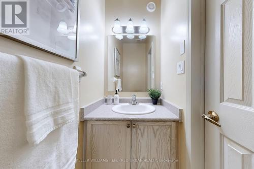 827 Greystone Court, Oshawa (Pinecrest), ON - Indoor Photo Showing Bathroom