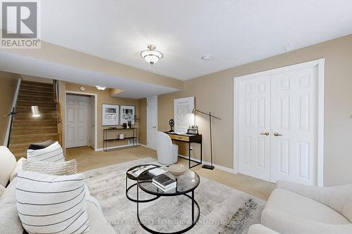 827 Greystone Court, Oshawa (Pinecrest), ON - Indoor Photo Showing Living Room