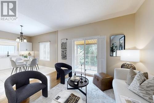 827 Greystone Court, Oshawa (Pinecrest), ON - Indoor Photo Showing Living Room