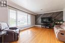 11 Ridge Point Road, St. Catharines, ON  - Indoor Photo Showing Living Room 