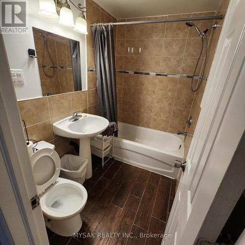 58 Garthdale Court, Toronto, ON - Indoor Photo Showing Bathroom