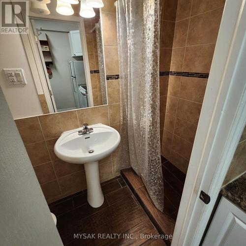 58 Garthdale Court, Toronto, ON - Indoor Photo Showing Bathroom