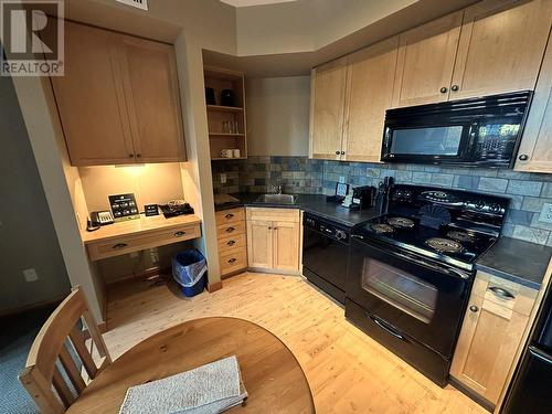 107 Village Centre Court Unit# 116, Vernon, BC - Indoor Photo Showing Kitchen