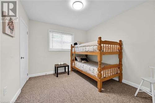 166 Rifle Range Road, Hamilton, ON - Indoor Photo Showing Bedroom