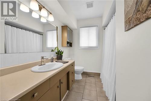 166 Rifle Range Road, Hamilton, ON - Indoor Photo Showing Bathroom