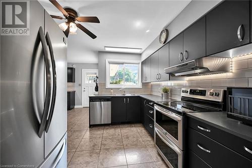 166 Rifle Range Road, Hamilton, ON - Indoor Photo Showing Kitchen With Upgraded Kitchen