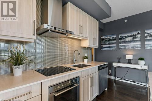 2087 Fairview Street Unit# 1304, Burlington, ON - Indoor Photo Showing Kitchen With Upgraded Kitchen