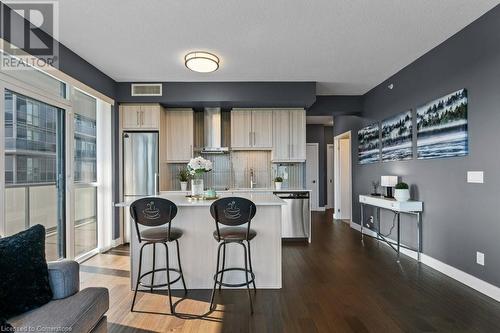 2087 Fairview Street Unit# 1304, Burlington, ON - Indoor Photo Showing Kitchen