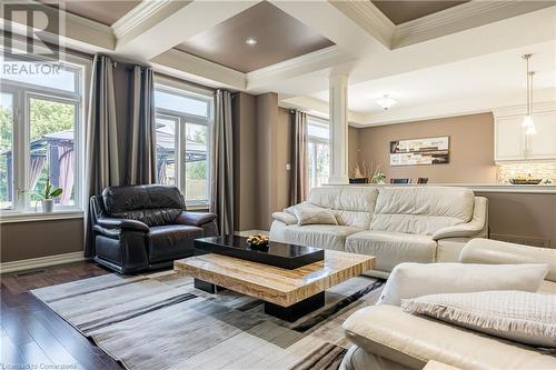 186 Millen Road, Hamilton, ON - Indoor Photo Showing Living Room