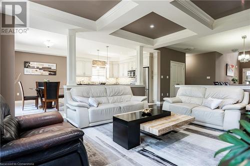 186 Millen Road, Hamilton, ON - Indoor Photo Showing Living Room