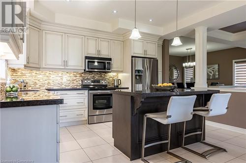 186 Millen Road, Hamilton, ON - Indoor Photo Showing Kitchen With Upgraded Kitchen