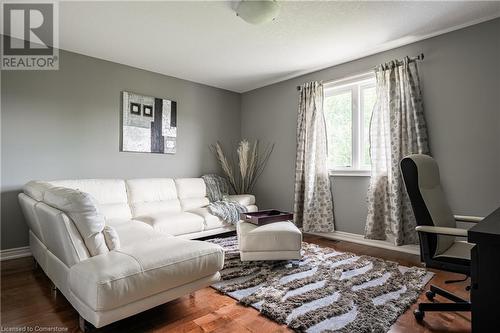 186 Millen Road, Hamilton, ON - Indoor Photo Showing Living Room