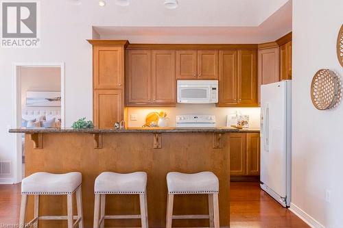 4400 Millcroft Park Drive Unit# 34, Burlington, ON - Indoor Photo Showing Kitchen