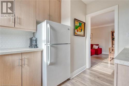 5 East 36Th Street Unit# 410B, Hamilton, ON - Indoor Photo Showing Kitchen