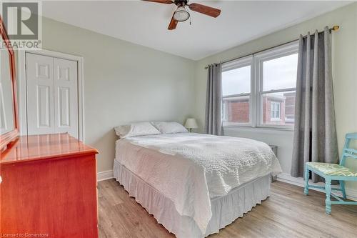 5 East 36Th Street Unit# 410B, Hamilton, ON - Indoor Photo Showing Bedroom