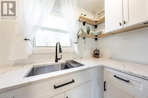 646 Wyldewood Road, Port Colborne, ON - Indoor Photo Showing Kitchen