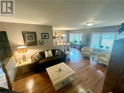 Main floor living room - 16 Flamingo Drive, Hamilton, ON - Indoor Photo Showing Living Room