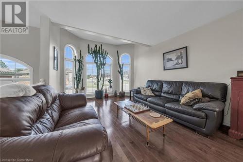 60 Anderson Avenue, Simcoe, ON - Indoor Photo Showing Living Room