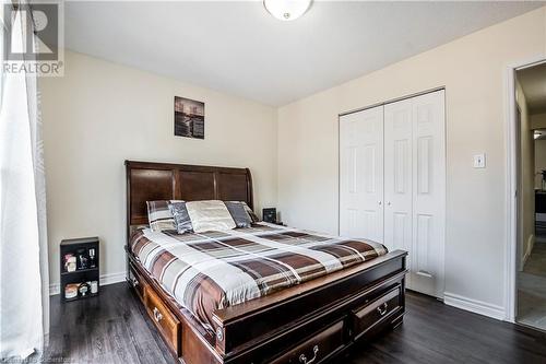 24 Bow Valley Drive, Hamilton, ON - Indoor Photo Showing Bedroom