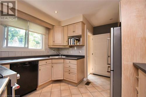 43 Valleyview Drive, Hamilton, ON - Indoor Photo Showing Kitchen