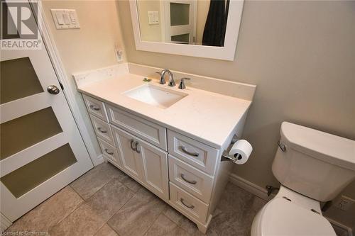 43 Valleyview Drive, Hamilton, ON - Indoor Photo Showing Bathroom