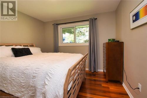 43 Valleyview Drive, Hamilton, ON - Indoor Photo Showing Bedroom