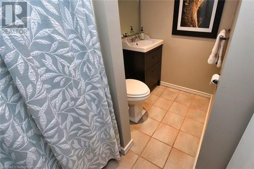 43 Valleyview Drive, Hamilton, ON - Indoor Photo Showing Bathroom