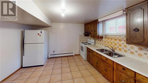 11 Karen Avenue, St. Catharines, ON - Indoor Photo Showing Kitchen With Double Sink