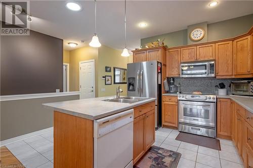 38 Aaron Trail, Welland, ON - Indoor Photo Showing Kitchen With Double Sink