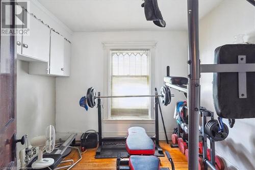 10 Huntley Street, Hamilton, ON - Indoor Photo Showing Gym Room