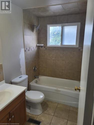 120 Quigley Road Unit# 19, Hamilton, ON - Indoor Photo Showing Bathroom