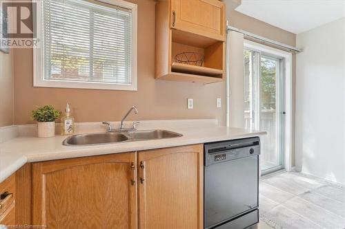 2300 Brays Lane Unit# 73, Oakville, ON - Indoor Photo Showing Kitchen With Double Sink