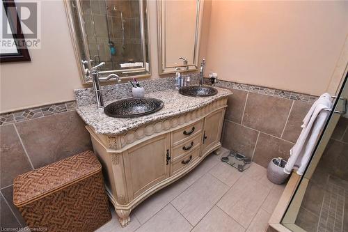 85 Unity Side Road, Caledonia, ON - Indoor Photo Showing Bathroom