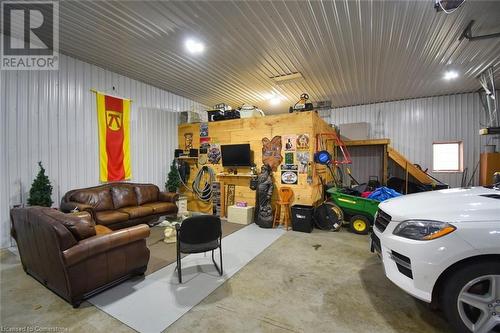 85 Unity Side Road, Caledonia, ON - Indoor Photo Showing Garage