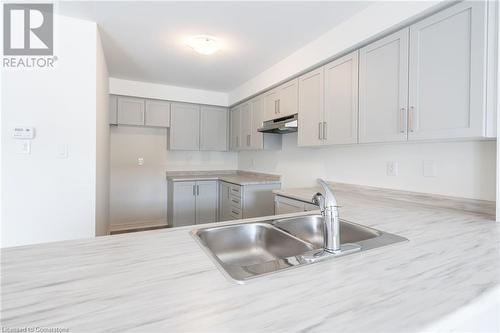 21 Roxanne Drive Unit# 118, Hamilton, ON - Indoor Photo Showing Kitchen With Double Sink