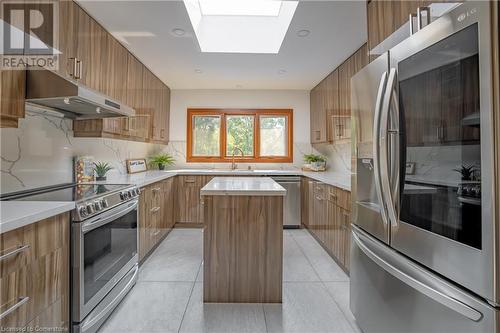 93 Riverview Boulevard, St. Catharines, ON - Indoor Photo Showing Kitchen With Upgraded Kitchen