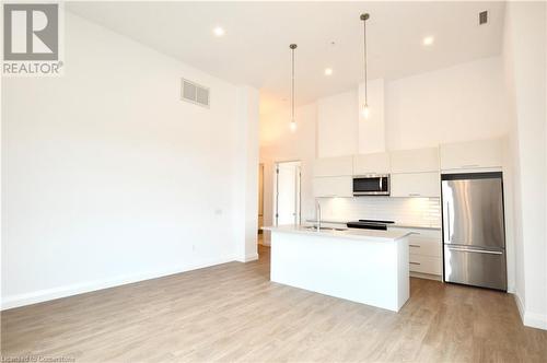 118 King Street E Unit# Lph 17, Hamilton, ON - Indoor Photo Showing Kitchen With Upgraded Kitchen