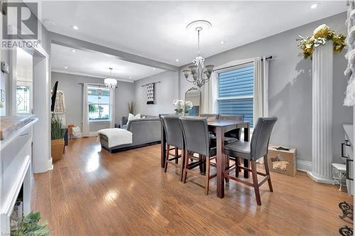 35 Glendale Avenue N, Hamilton, ON - Indoor Photo Showing Dining Room