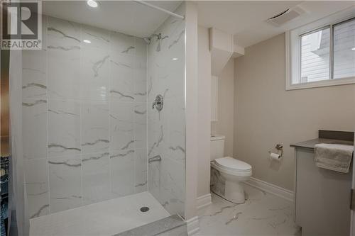 877 Laflin Street, Cornwall, ON - Indoor Photo Showing Bathroom