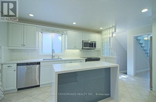 39A Wilmar Road, Toronto, ON - Indoor Photo Showing Kitchen