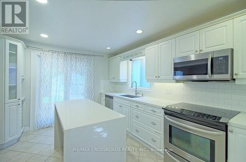 39A Wilmar Road, Toronto, ON - Indoor Photo Showing Kitchen With Upgraded Kitchen