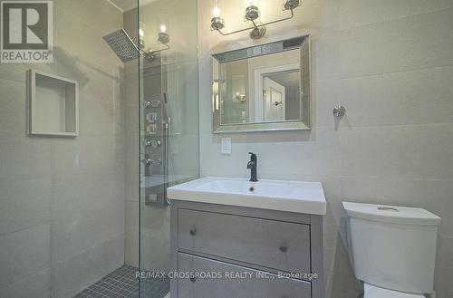 39A Wilmar Road, Toronto, ON - Indoor Photo Showing Bathroom