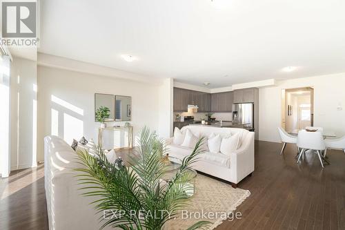 10 Donald Ficht Crescent, Brampton (Bram West), ON - Indoor Photo Showing Living Room