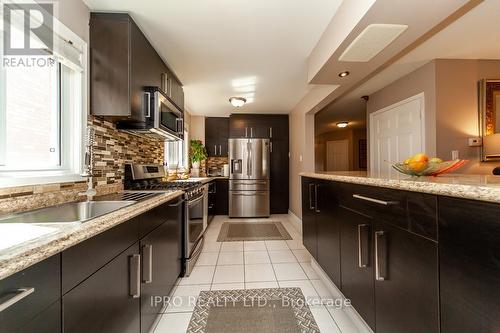 3460 Nutcracker Drive, Mississauga (Lisgar), ON - Indoor Photo Showing Kitchen With Double Sink