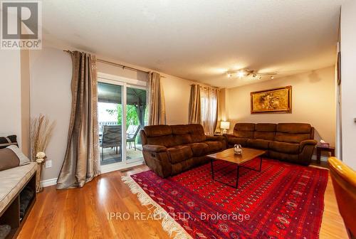 3460 Nutcracker Drive, Mississauga, ON - Indoor Photo Showing Living Room