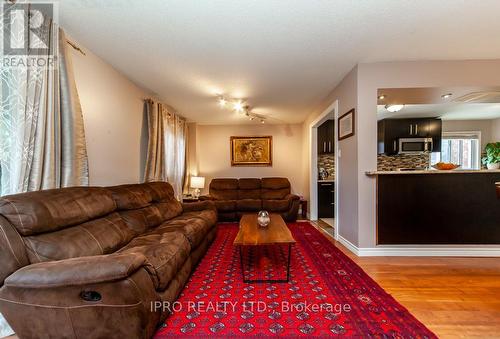 3460 Nutcracker Drive, Mississauga (Lisgar), ON - Indoor Photo Showing Living Room